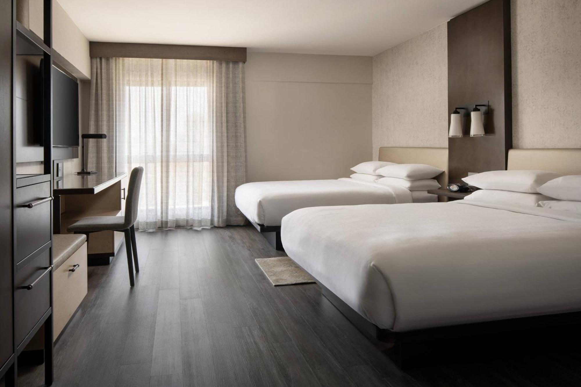 Marriott Riverside At The Convention Center Dış mekan fotoğraf